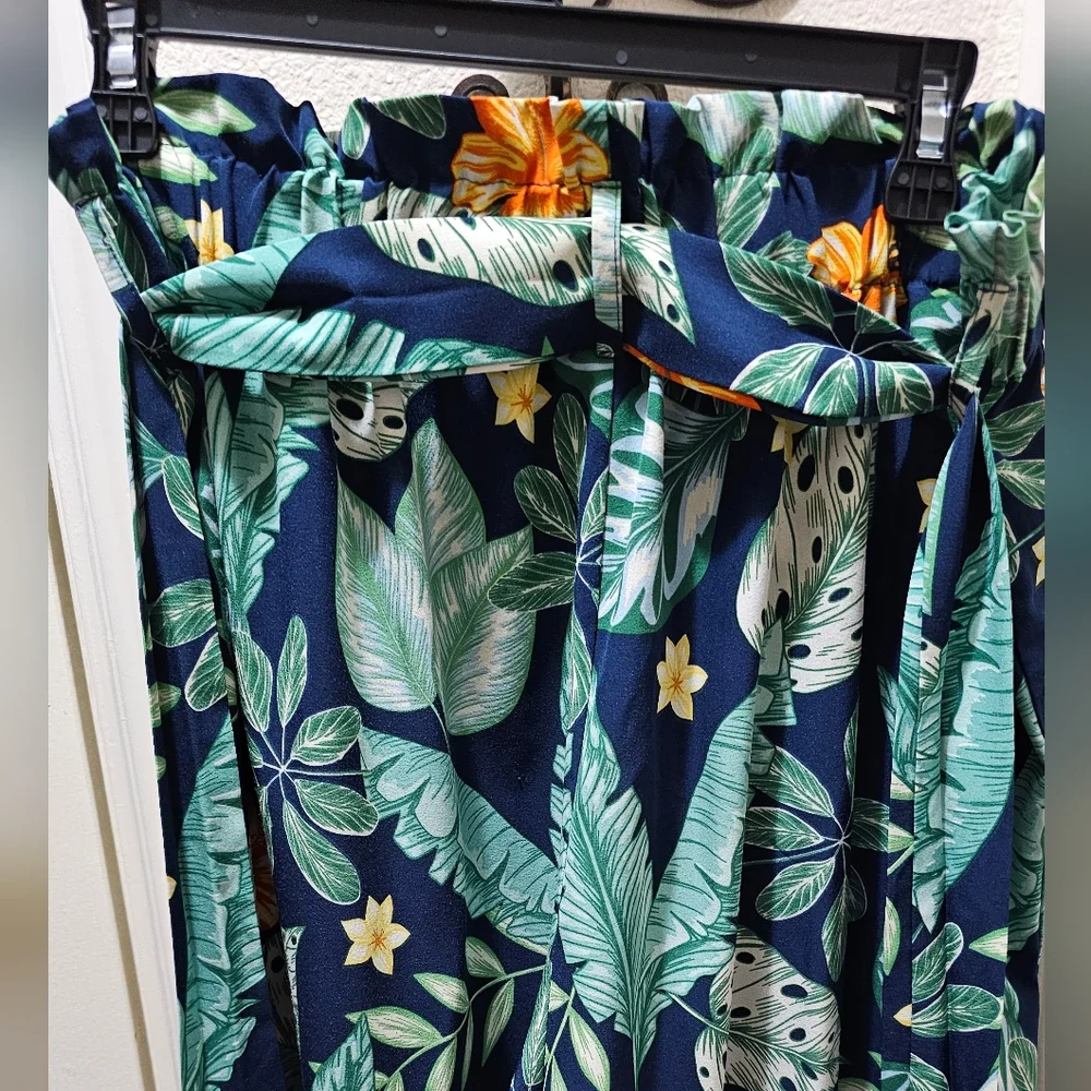 Floral Elastic Waist Wide Legged Pants Size 1X Removable Belt Navy & Green EUC - Picture 6 of 9